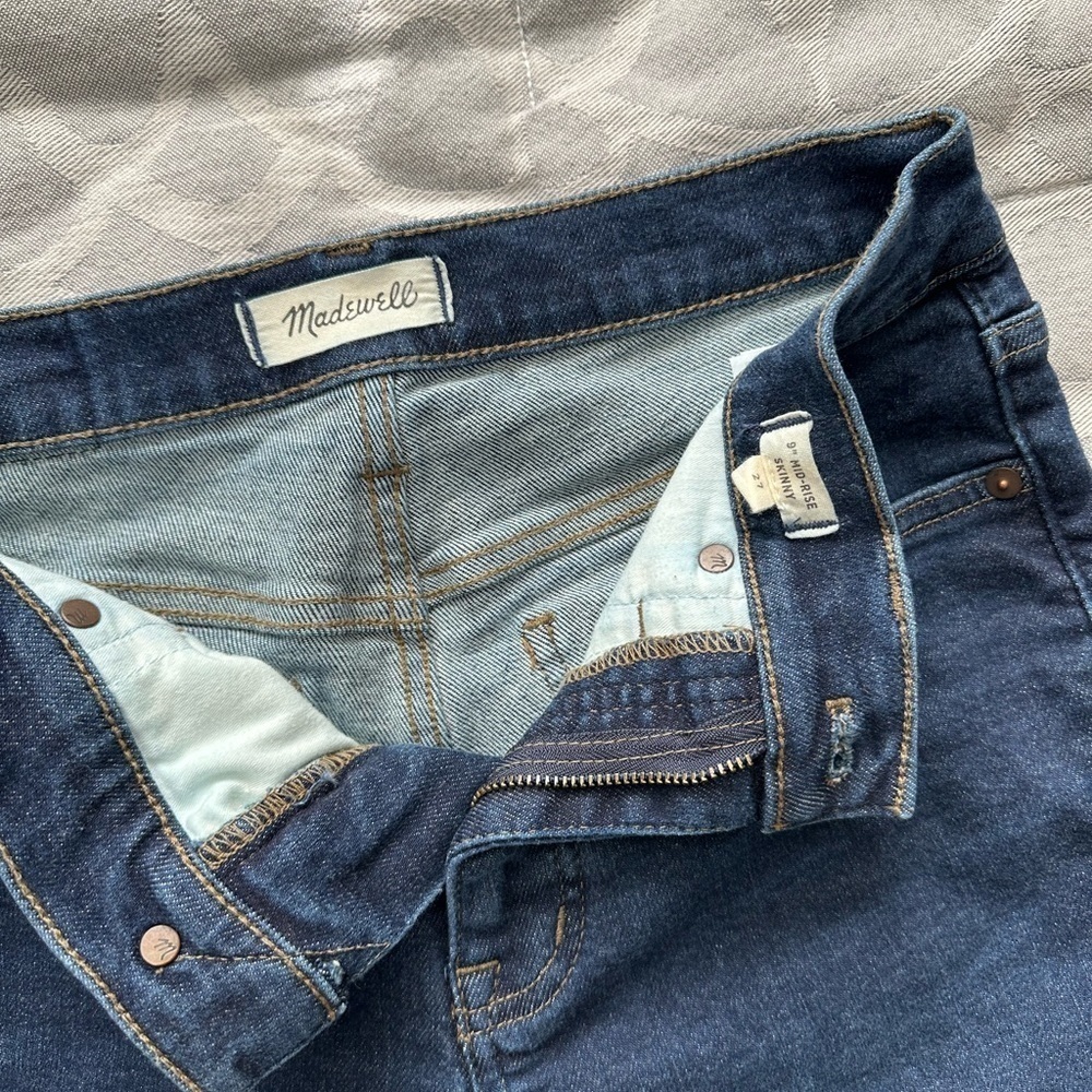 Madewell 9” Mid-Rise Skinny Dark Wash Jean Size 27 - Picture 3 of 4